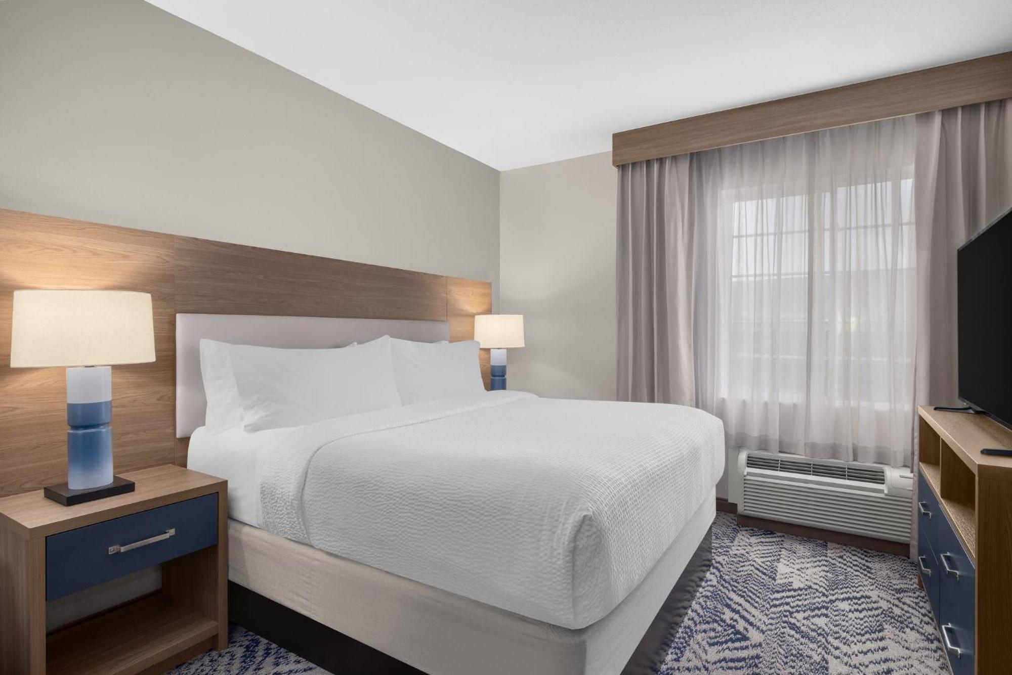Candlewood By Ihg Hotel