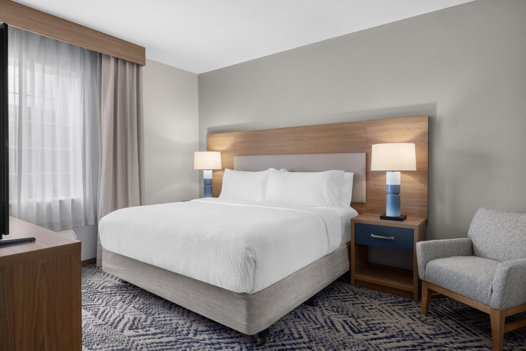 Candlewood By Ihg Hotel