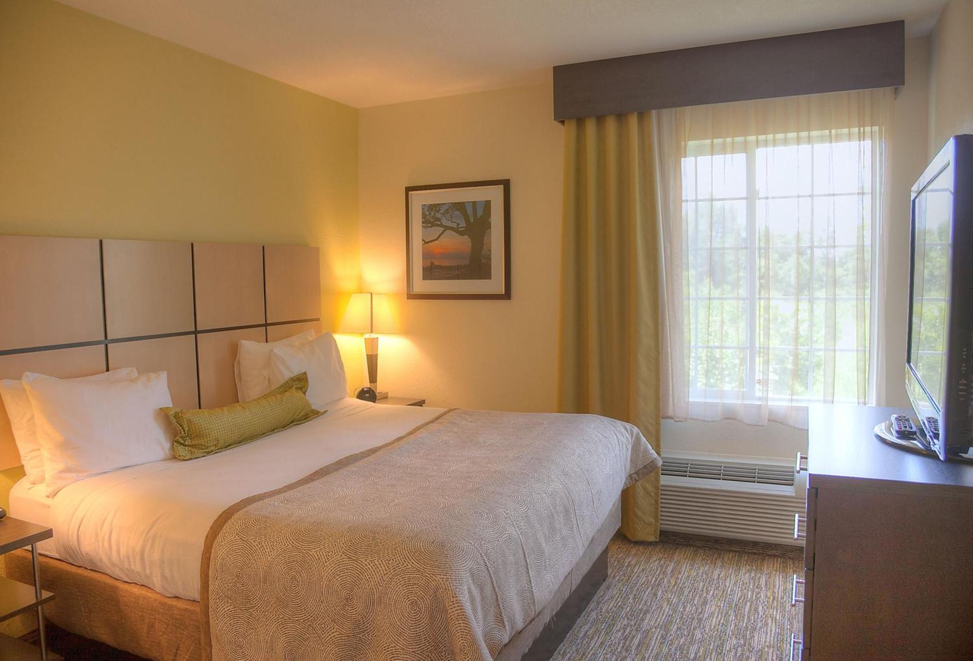 Hotel Candlewood By Ihg 3*